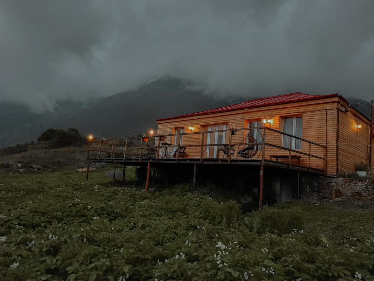 קזבגי Guesthouse Elli & Cottages מראה חיצוני תמונה